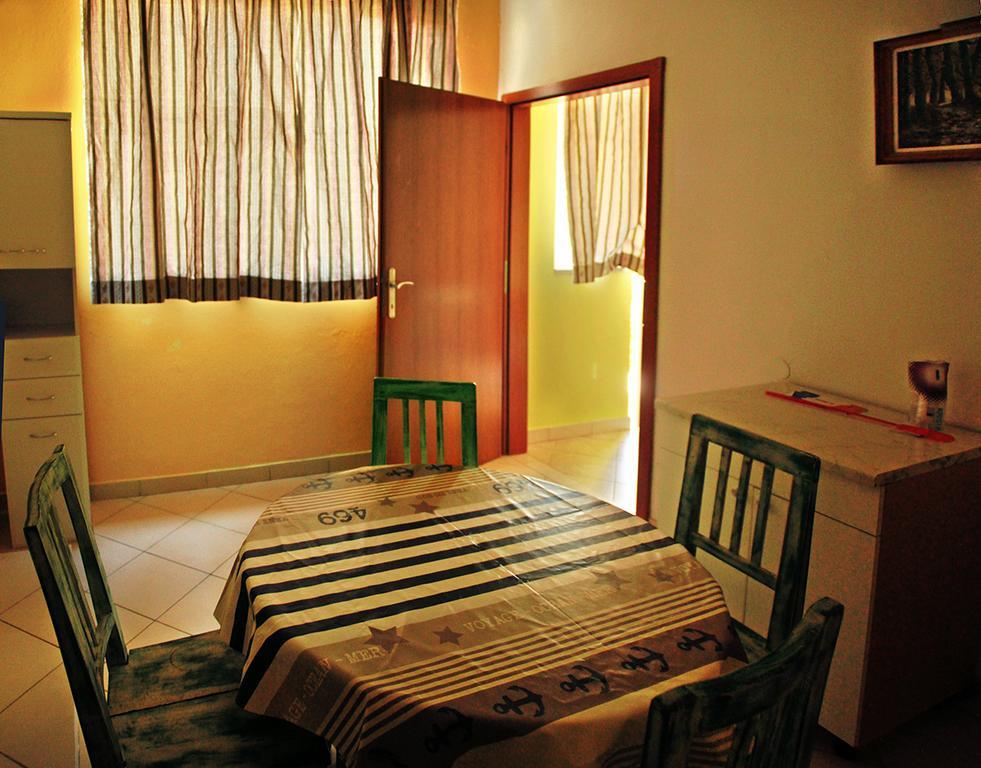 Hill House Marija Apartment Komiza Exterior photo